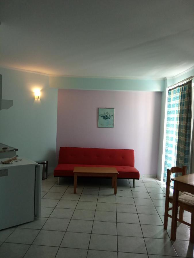 קאטו דרטסו Malou Apartments מראה חיצוני תמונה