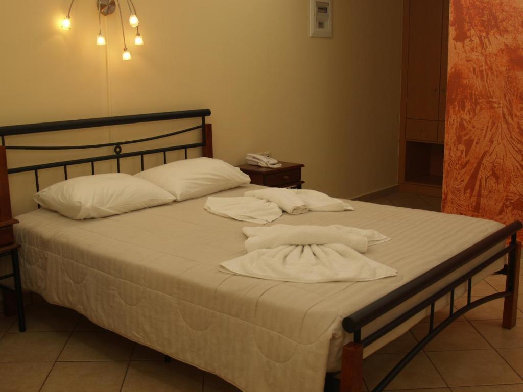 קאטו דרטסו Malou Apartments חדר תמונה