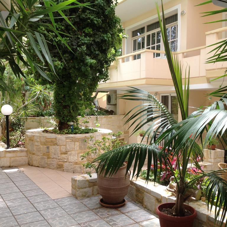 קאטו דרטסו Malou Apartments מראה חיצוני תמונה