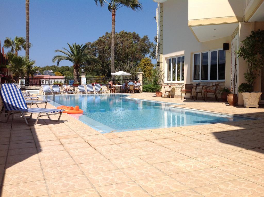 קאטו דרטסו Malou Apartments מראה חיצוני תמונה