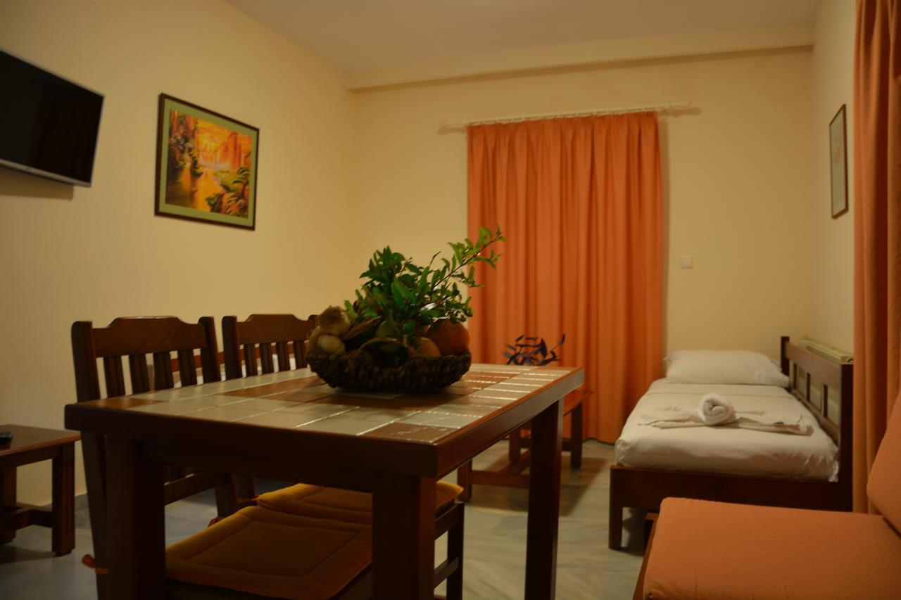 קאטו דרטסו Malou Apartments מראה חיצוני תמונה