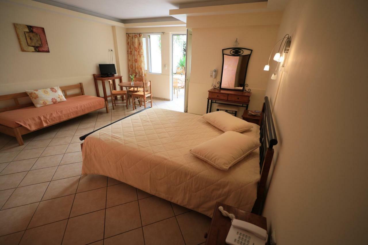 קאטו דרטסו Malou Apartments מראה חיצוני תמונה